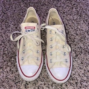 Lightly worn low top converse